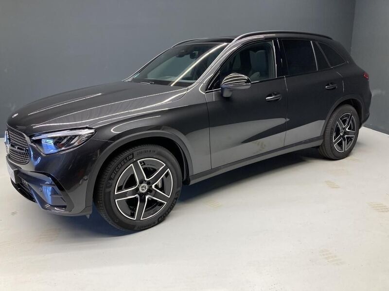 Grau Gebraucht 2024 Mercedes GLC220 AMG SUV | 63.420 € (Guter Preis) - Bild 1/4