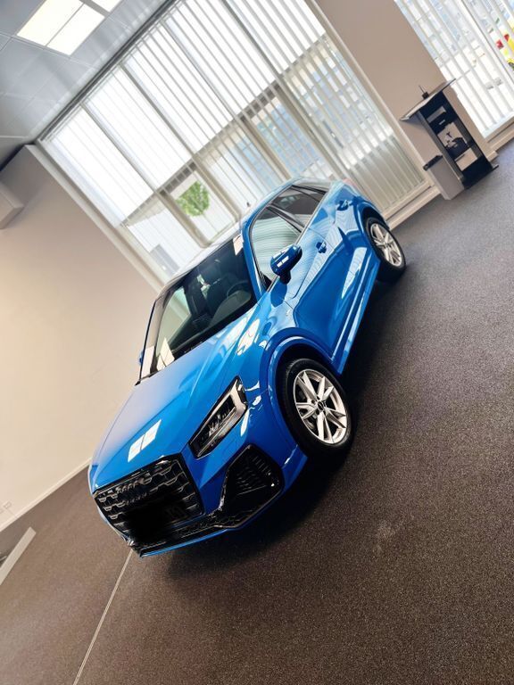 Blau Gebraucht 2022 Audi Q2 S-Line SUV | 29.500 € (Etwas zu teuer) - Bild 1/4