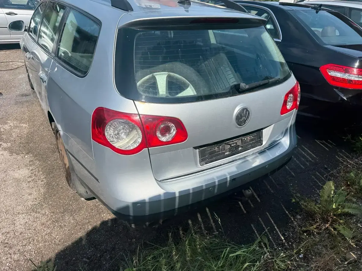 Gebraucht VW Passat Trendline 110 PS (80 kW) 2010 Grau Kombi
