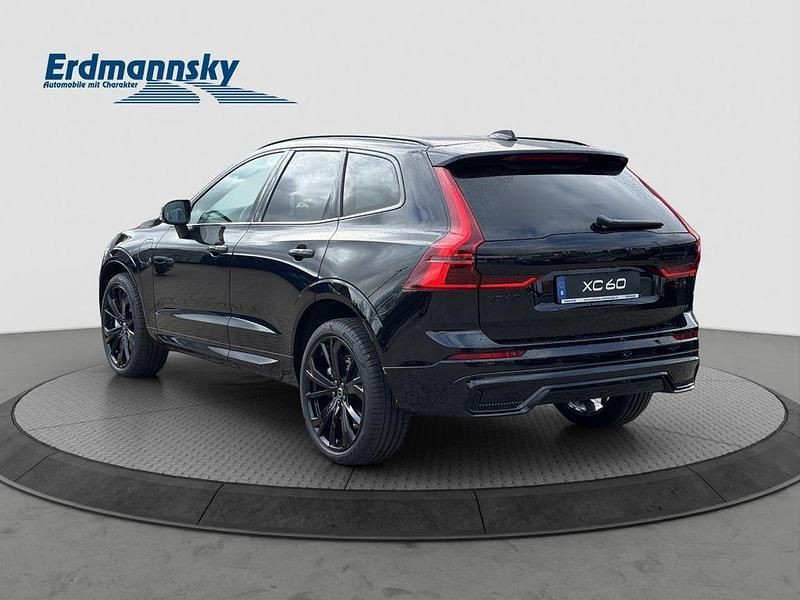Neu Volvo XC60 Plus 349 PS (256 kW) 2025 Onyx black (schwarz) SUV