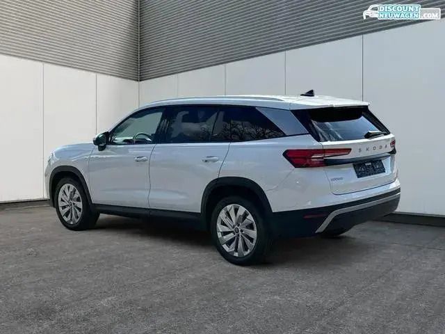 Moonweiß perleffekt Neu 2025 Skoda Kodiaq Selection SUV | 42.090 € (Guter Preis) - Bild 1/3