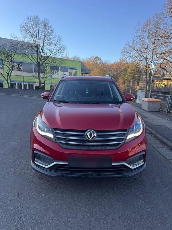 Gebraucht DFSK Glory 580 143 PS (105 kW) 2019 Rot SUV