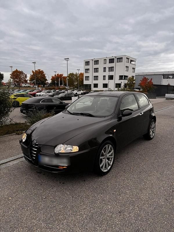 Schwarz Gebraucht 2003 Alfa Romeo 147 Kleinwagen | 1.999 € (Teuer) - Bild 1/4