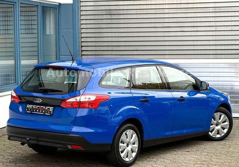 Gebraucht Ford Focus 116 PS (85 kW) 2014 Blau Kombi