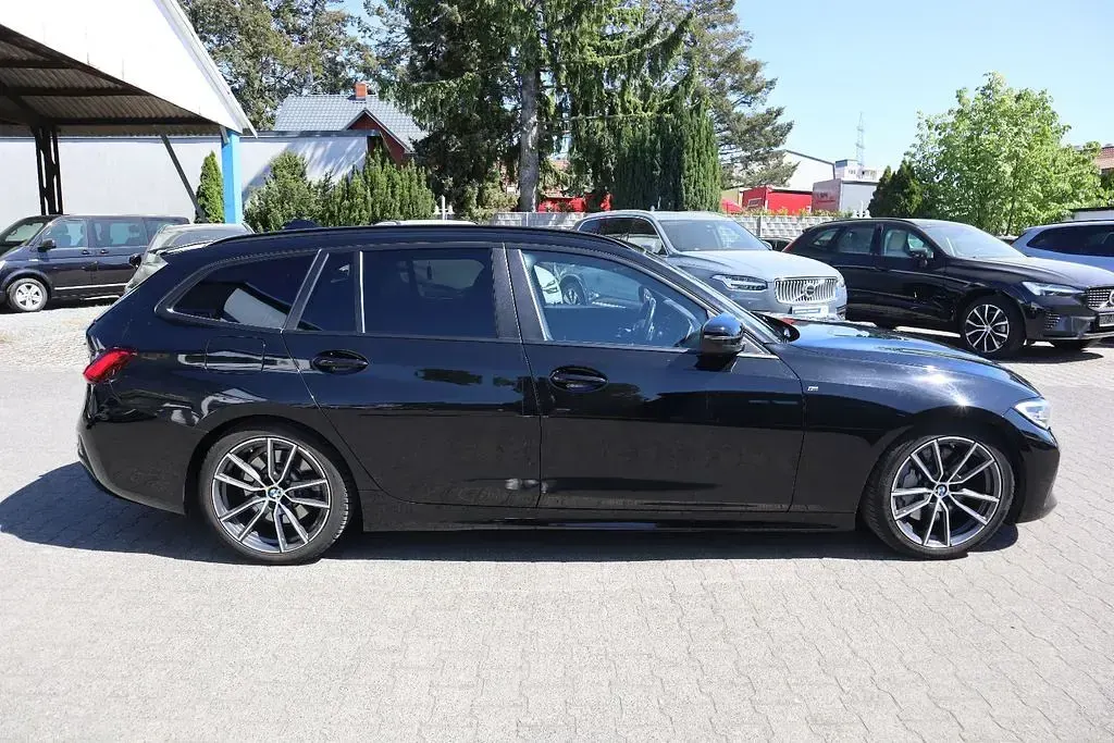 Second-hand BMW 330 Advantage 265 CP (194 kW) 2020 Negru Break