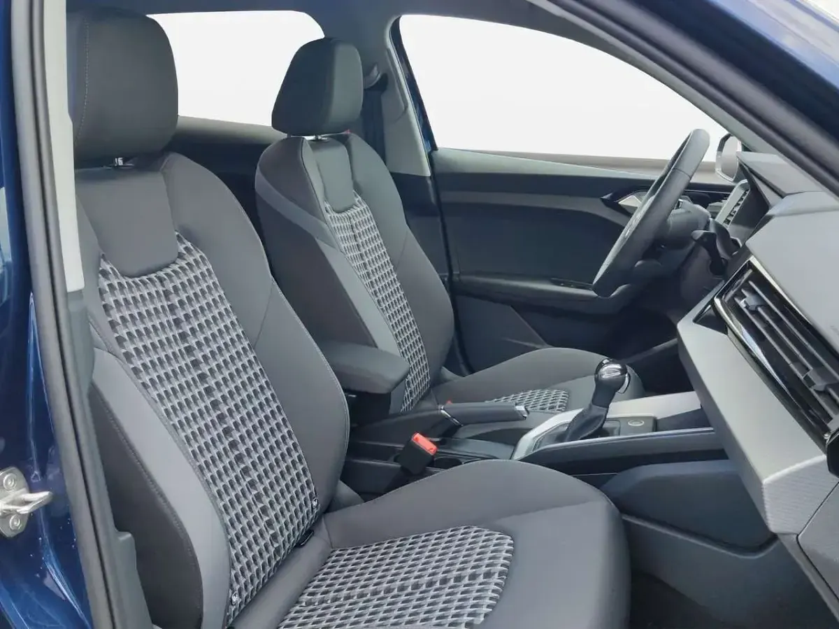 Gebraucht Audi A1 S-Line 116 PS (85 kW) 2025 Navarrablau metallic SUV
