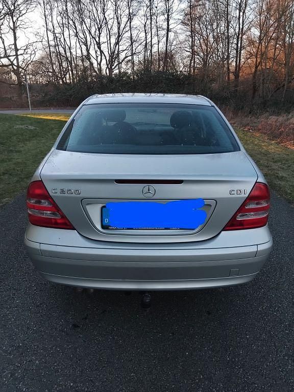 Gebraucht Mercedes 200 121 PS (88 kW) 2003 Silber Limousine