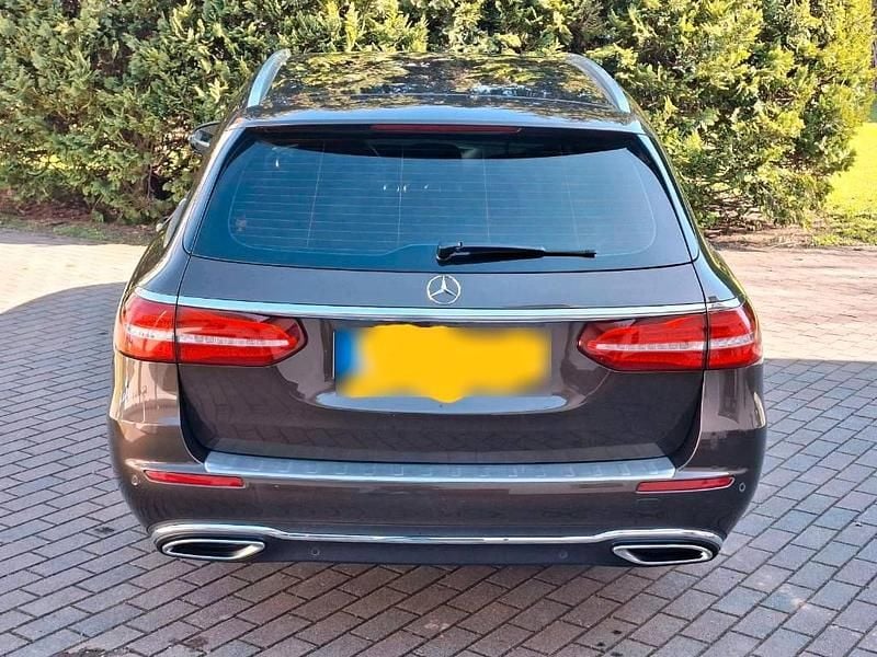 Gebraucht Mercedes E200 Avantgarde 150 PS (110 kW) 2017 Braun Kombi