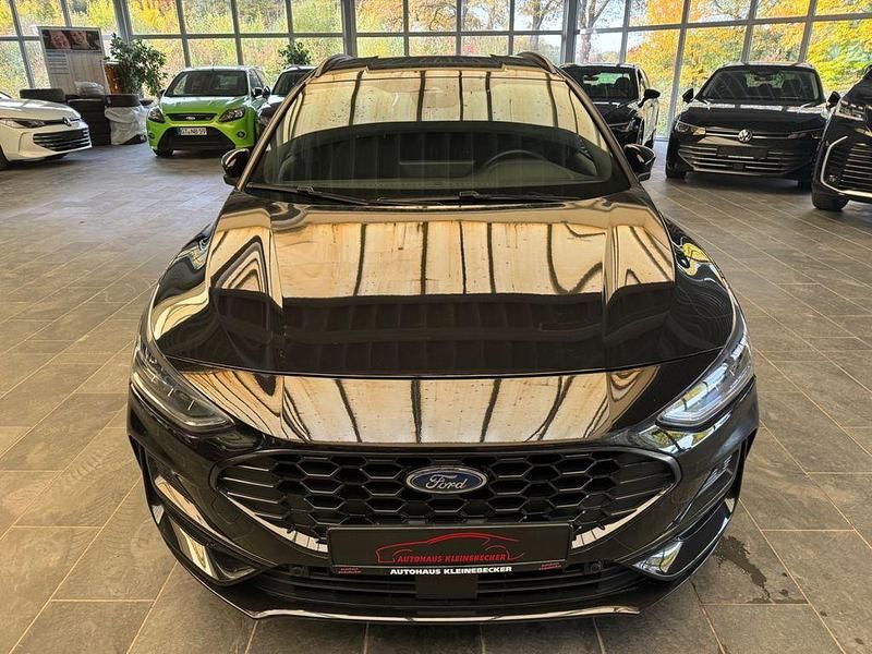 Gebraucht Ford Focus ST 125 PS (91 kW) 2024 Schwarz Limousine