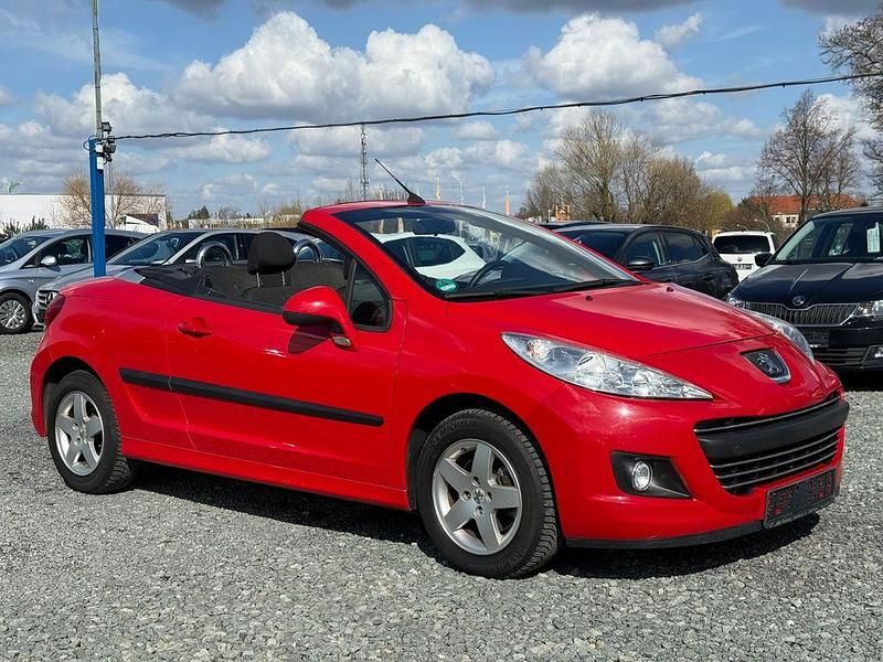 Gebraucht Peugeot 207 CC Access 120 PS (88 kW) 2012 Rot Cabrio