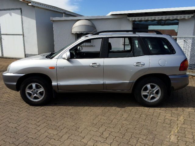 Gebraucht Hyundai Santa Fe 113 PS (83 kW) 2004 Silber metallic SUV