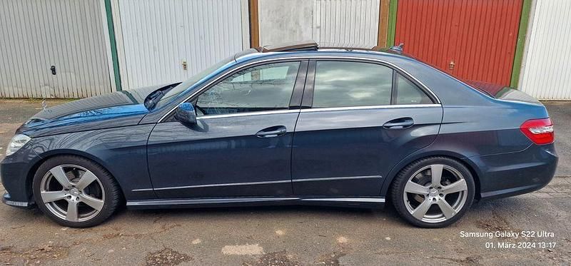 Gebraucht Mercedes E200 Avantgarde 184 PS (135 kW) 2013 Grau Limousine