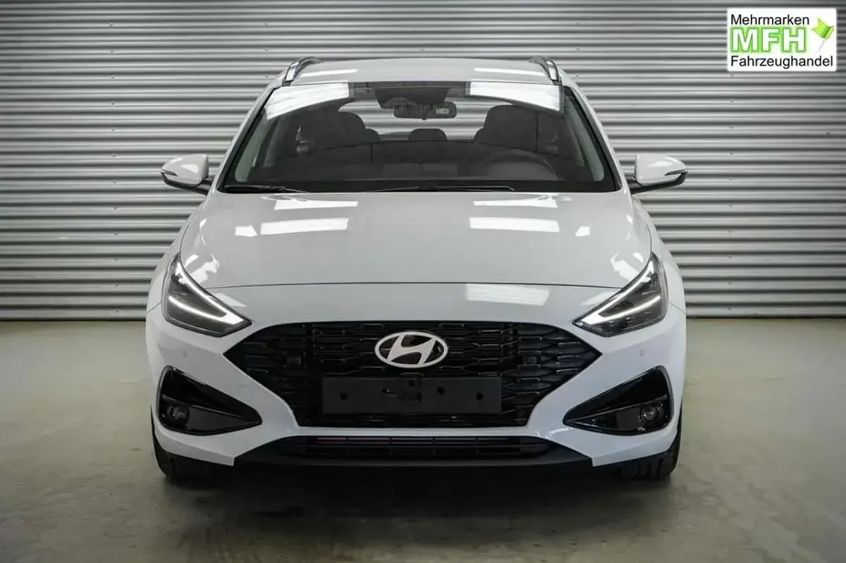 Neu Hyundai i30 99 PS (72 kW) 2026 Atlas white uni () Kombi
