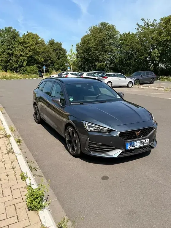 Gebraucht Cupra Leon 150 PS (110 kW) 2023 Blau Limousine