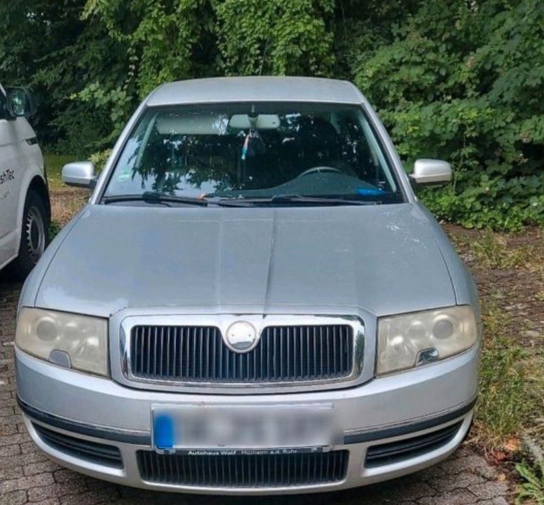 Silber Gebraucht 2005 Skoda Superb Elegance Limousine | 1.200 € (Superpreis) - Bild 1/4