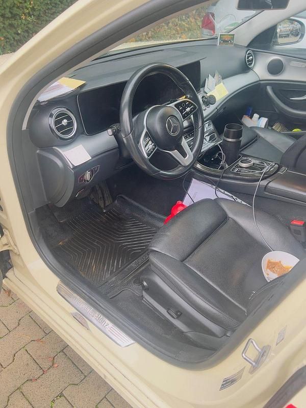 Gebraucht Mercedes E200 150 PS (110 kW) 2019 Beige Kombi