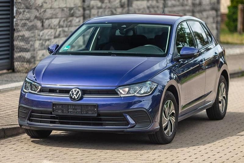 Blau Gebraucht 2023 VW Polo Life Limousine | 15.900 € (Guter Preis) - Bild 1/4