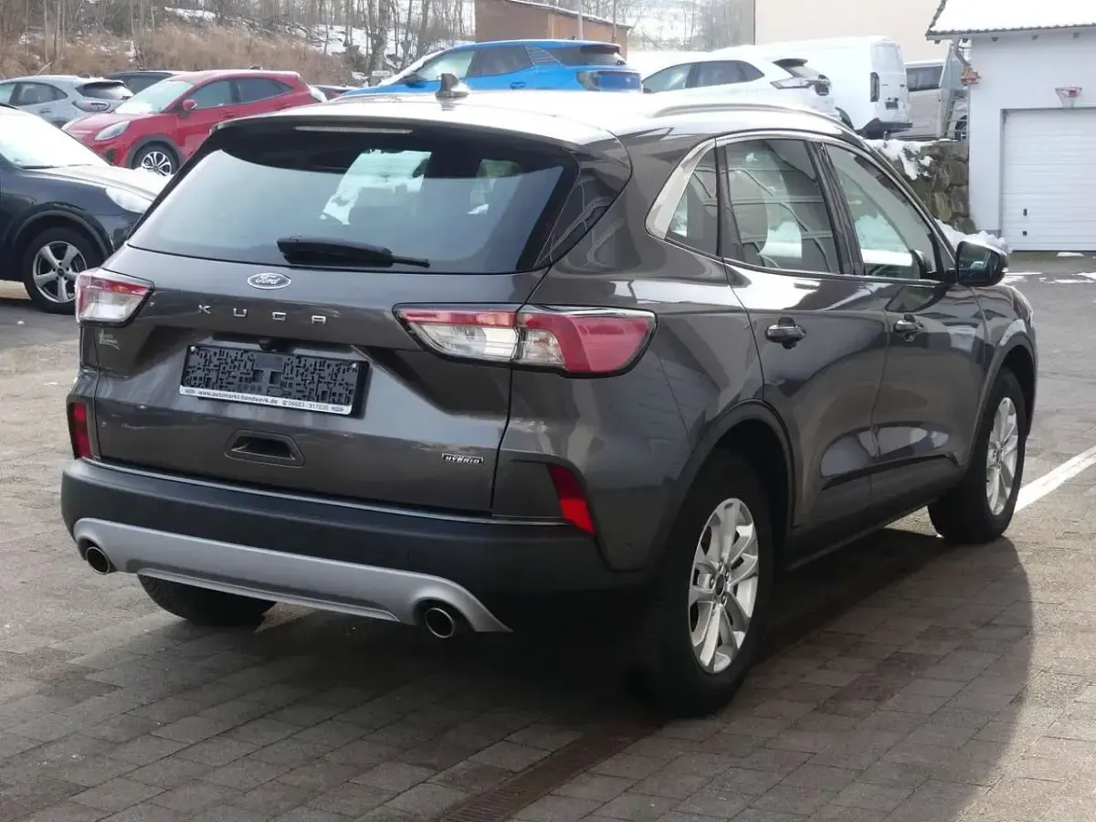 Gebraucht Ford Kuga Titanium 224 PS (164 kW) 2022 Grau SUV