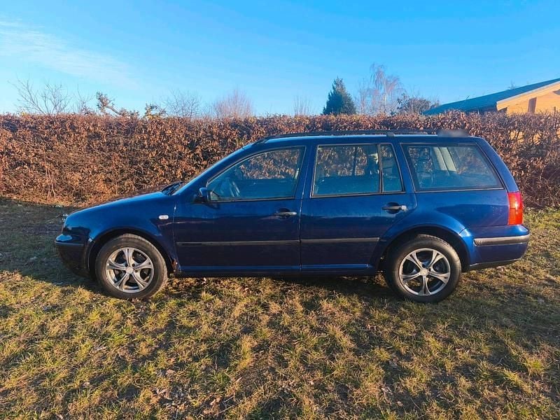Gebraucht VW Golf IV 75 PS (55 kW) 2002 Blau Kombi