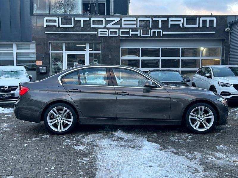 Gebraucht BMW 320 Luxury Line 184 PS (135 kW) 2014 Braun Limousine