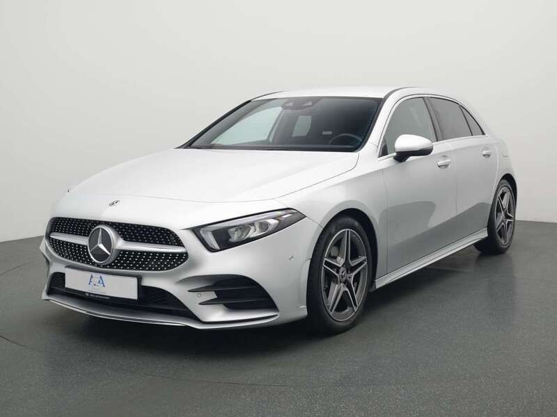 Silber Gebraucht 2020 Mercedes A200 AMG line Limousine | 24.290 € (Fairer Preis) - Bild 1/4