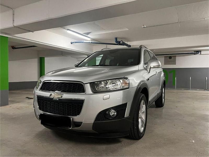 Silber Gebraucht 2012 Chevrolet Captiva LT SUV | 5.750 € (Guter Preis) - Bild 1/4