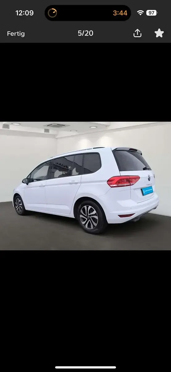 Gebraucht VW Touran Highline 150 PS (110 kW) 2020 Weiß Van / Kleinbus