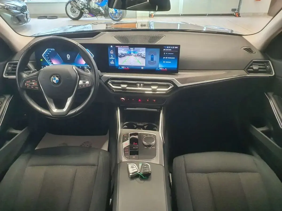 Gebraucht BMW 320 190 PS (139 kW) 2023 Schwarz Limousine
