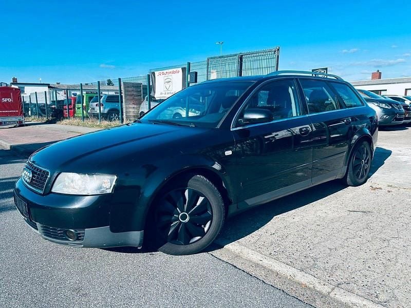 Gebraucht Audi A4 131 PS (96 kW) 2002 Schwarz Kombi