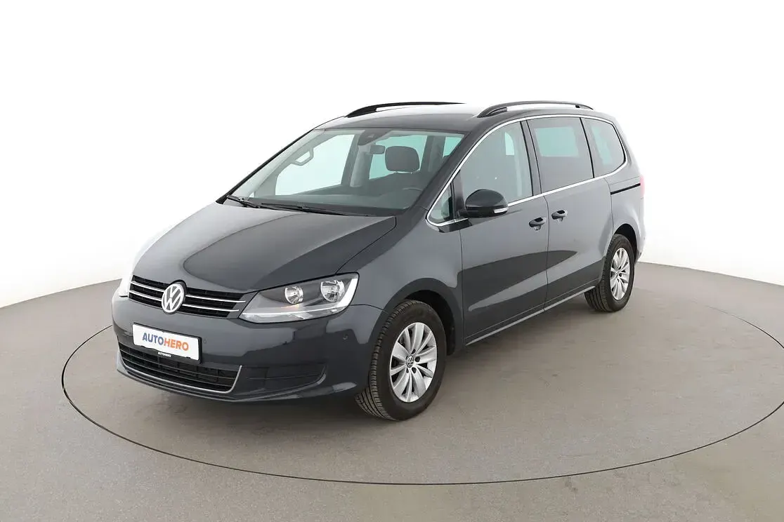 Gebraucht VW Sharan Comfortline 150 PS (110 kW) 2019 Van / Kleinbus