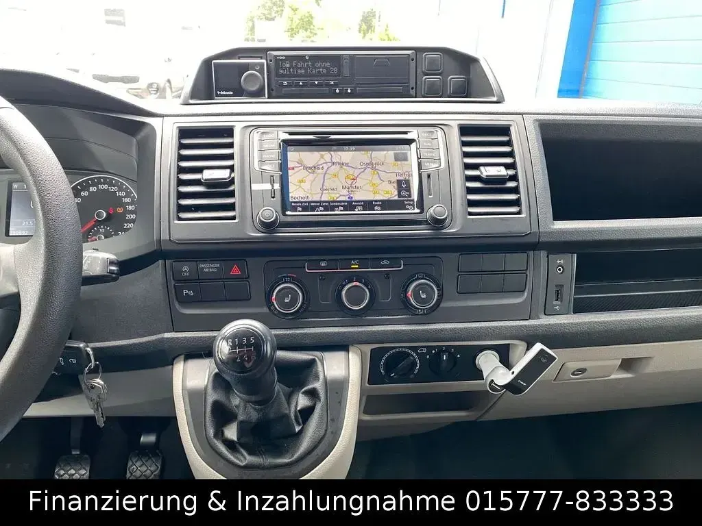 Gebraucht VW Caravelle 150 PS (110 kW) 2017 Silber Van