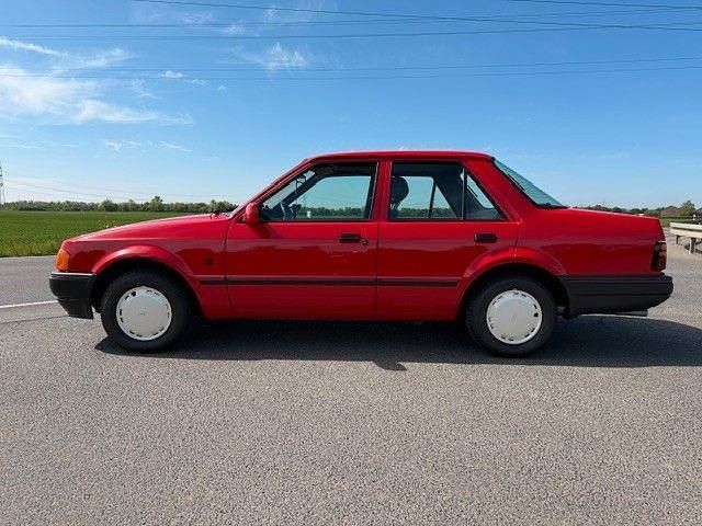 Gebraucht Ford Orion 73 PS (53 kW) 1990 Rot Limousine