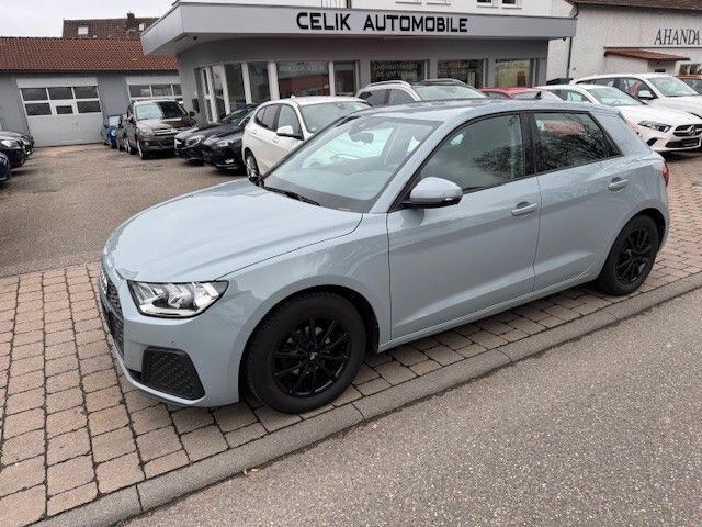 Grau Gebraucht 2021 Audi A1 Sportback Basis Kleinwagen | 11.990 € - Bild 1/4