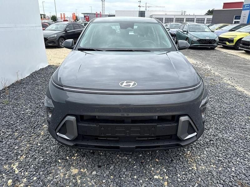 Neu Hyundai Kona Style 99 PS (72 kW) 2025 Ecotronic gray pearl pe2 SUV