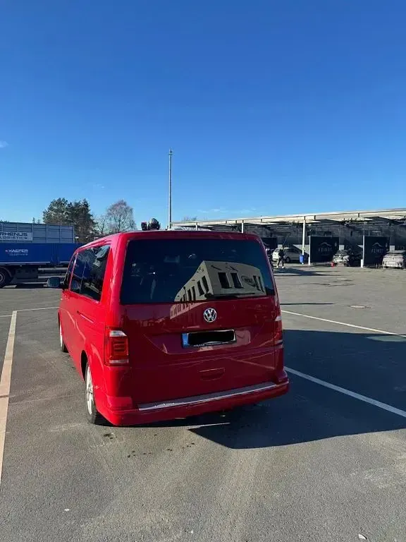 Gebraucht VW Multivan 203 PS (149 kW) 2017 Rot Van / Kleinbus