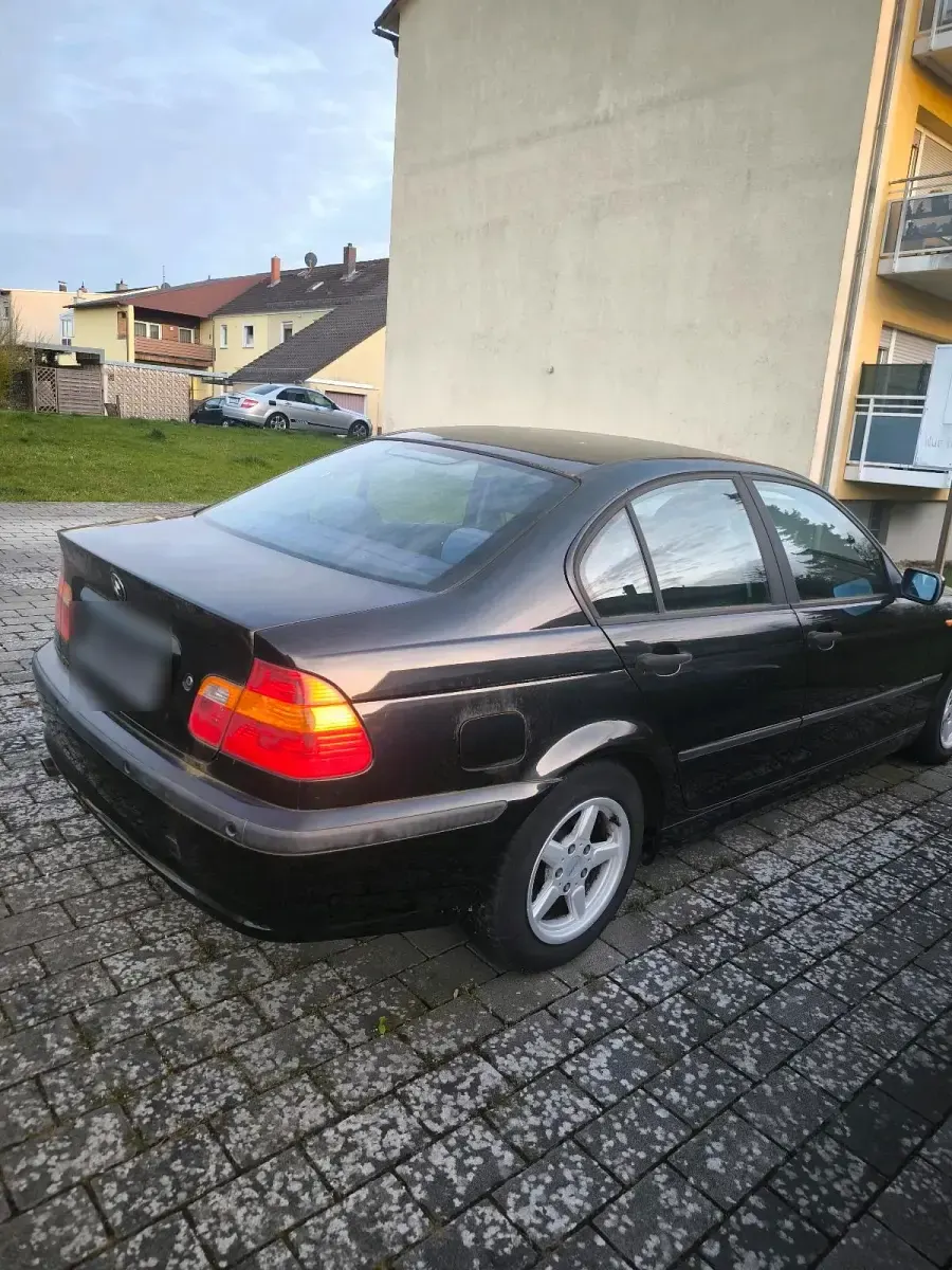 Gebraucht BMW 318 150 PS (110 kW) 2002 Schwarz Limousine