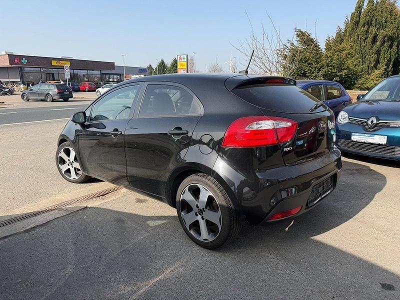 Gebraucht Kia Rio Platinum Edition 90 PS (66 kW) 2014 Schwarz Limousine