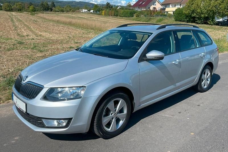 Silber Gebraucht 2014 Skoda Octavia Kombi | 9.400 € (Guter Preis) - Bild 1/4