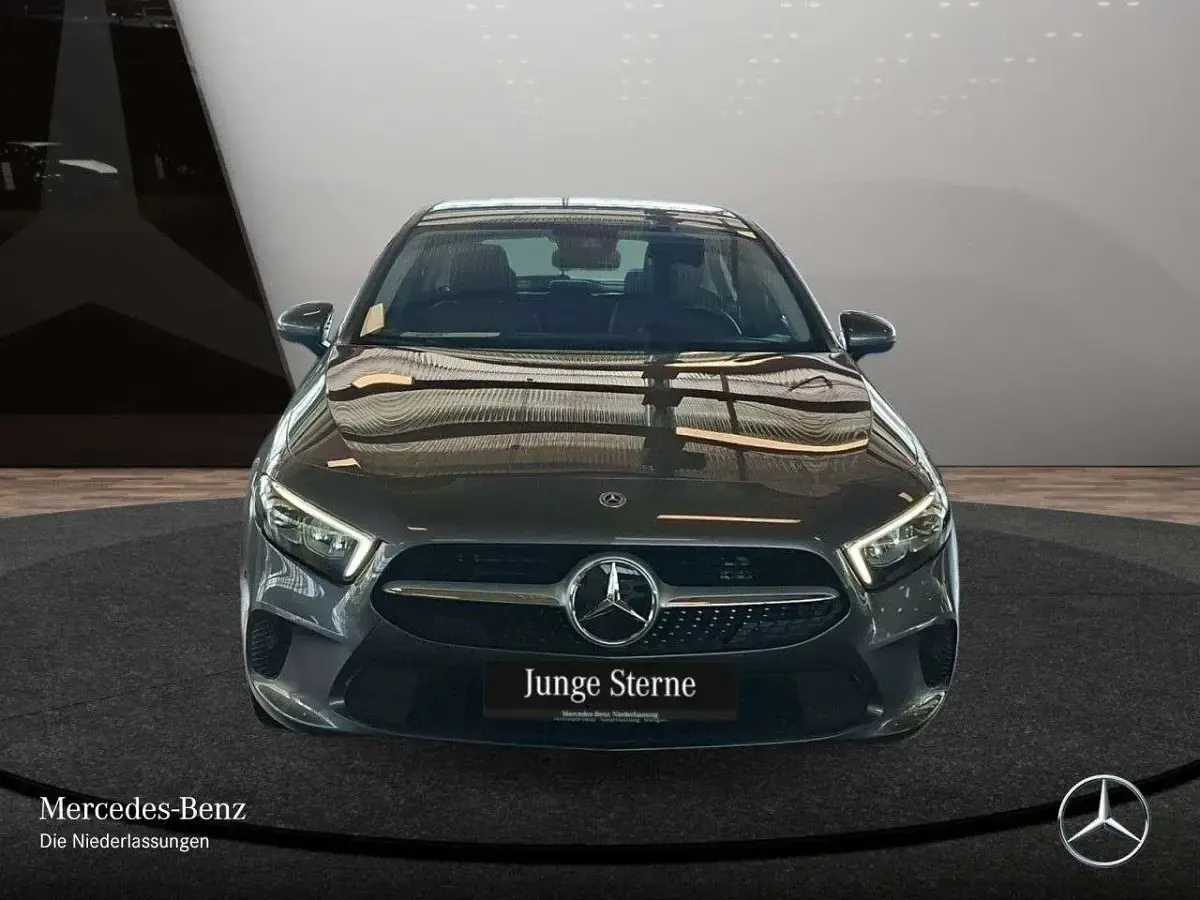 Gebraucht Mercedes A250 Progressive 160 PS (117 kW) 2023 Grau Limousine