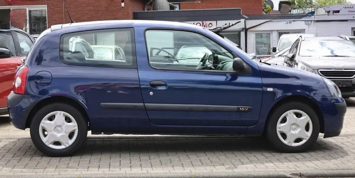 Gebraucht Renault Clio Authentique 58 PS (42 kW) 2003 Blau Kleinwagen