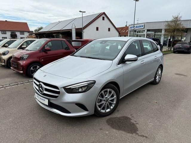 Gebraucht Mercedes B200 Progressive 163 PS (119 kW) 2019 Silber Van / Kleinbus