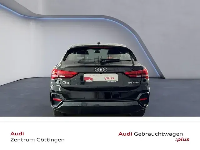 Gebraucht Audi Q3 Sportback Sport 150 PS (110 kW) 2023 Mythosschwarz metallic SUV