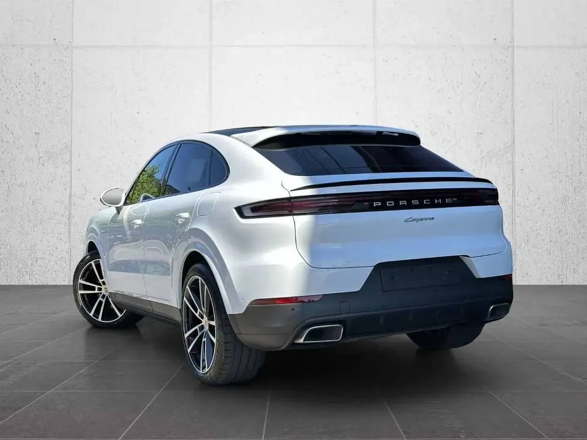 Gebraucht Porsche Cayenne 470 PS (345 kW) 2024 Weiß SUV