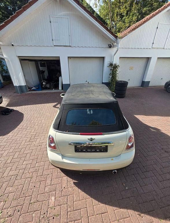 Gebraucht Mini Cooper D Cabriolet 111 PS (81 kW) 2011 Weiß Cabrio