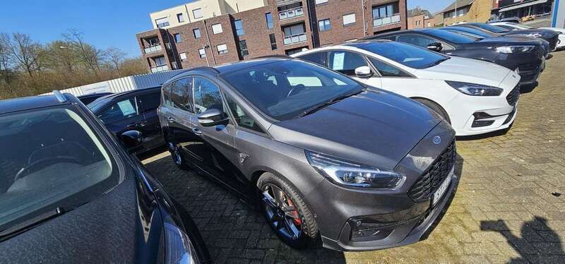 Grau Gebraucht 2022 Ford S-MAX ST-Line Van / Kleinbus | 28.890 € (Etwas zu teuer) - Bild 1/4