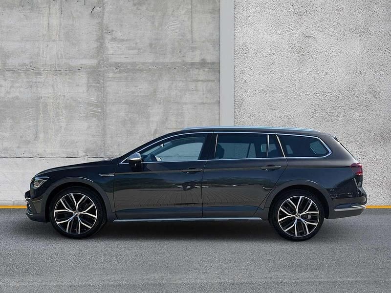 Używany VW Passat Alltrack 200 KM (147 kW) 2022 Szary Kombi
