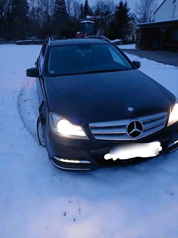 Gebraucht Mercedes C300 231 PS (169 kW) 2012 Schwarz Kombi