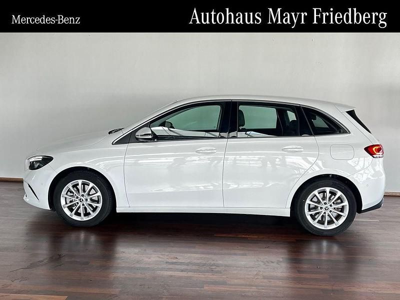 Gebraucht Mercedes E250 Progressive 160 PS (117 kW) 2022 Weiß Limousine