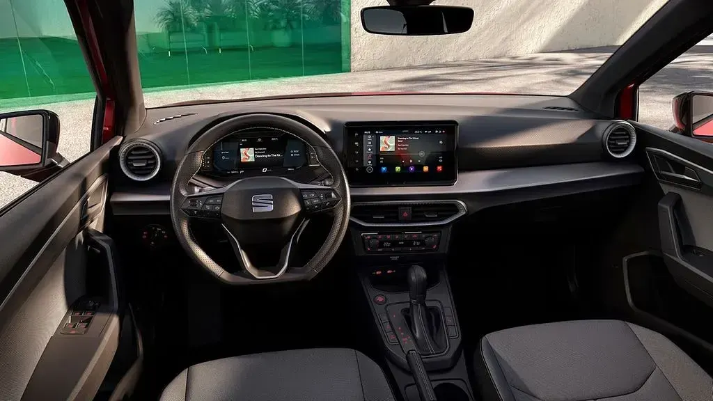 Neu Seat Arona FR 116 PS (85 kW) 2026 Grau SUV