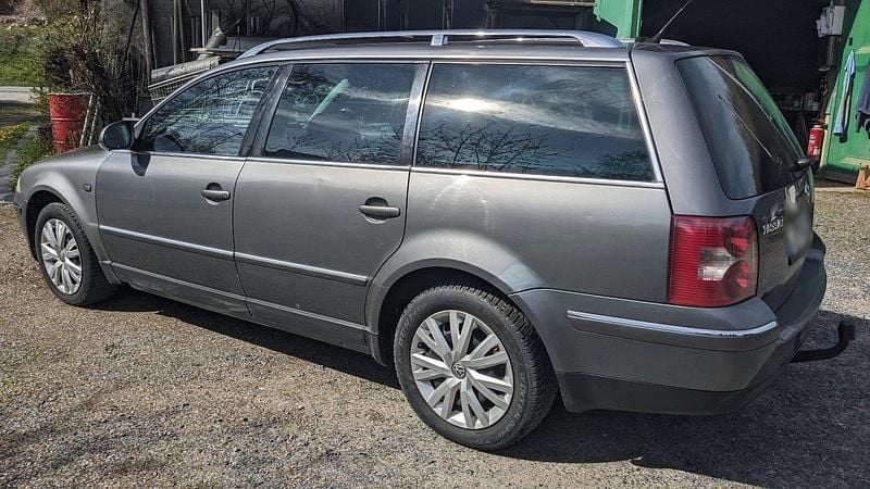 Usata VW Passat 131 CV (96 kW) 2004 Grigio Station wagon